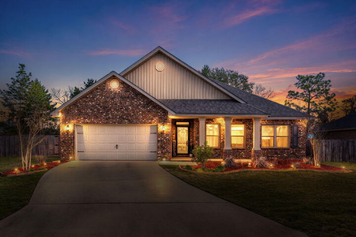 Property Photo:  306 Merlin Court  FL 32539 