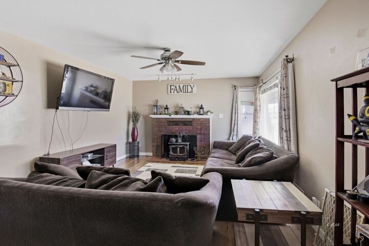 Property Photo:  1380 Oak Street  NV 89801 