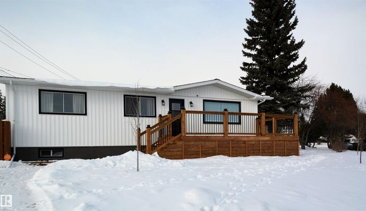 Property Photo: 1102 55 Street AB T7E 1J7