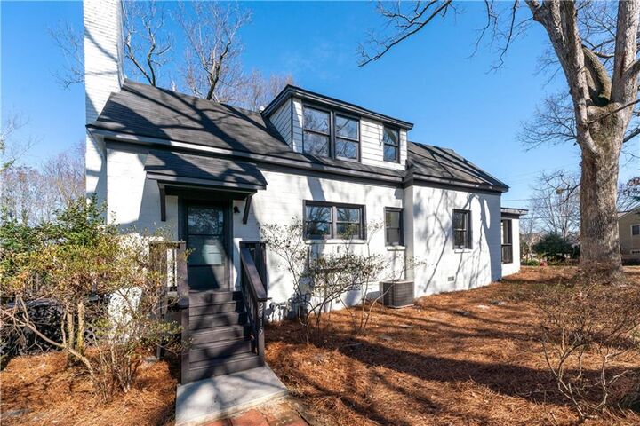 Property Photo: 2415 Charleston Oaks Lane GA 30030