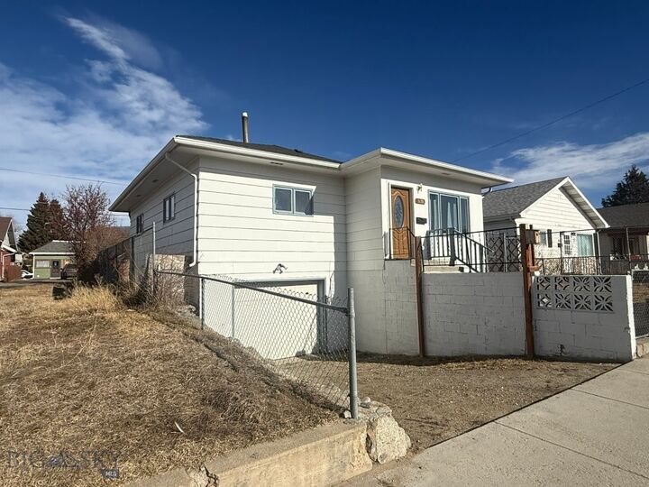Property Photo:  1630 Phillips Avenue  MT 59701 