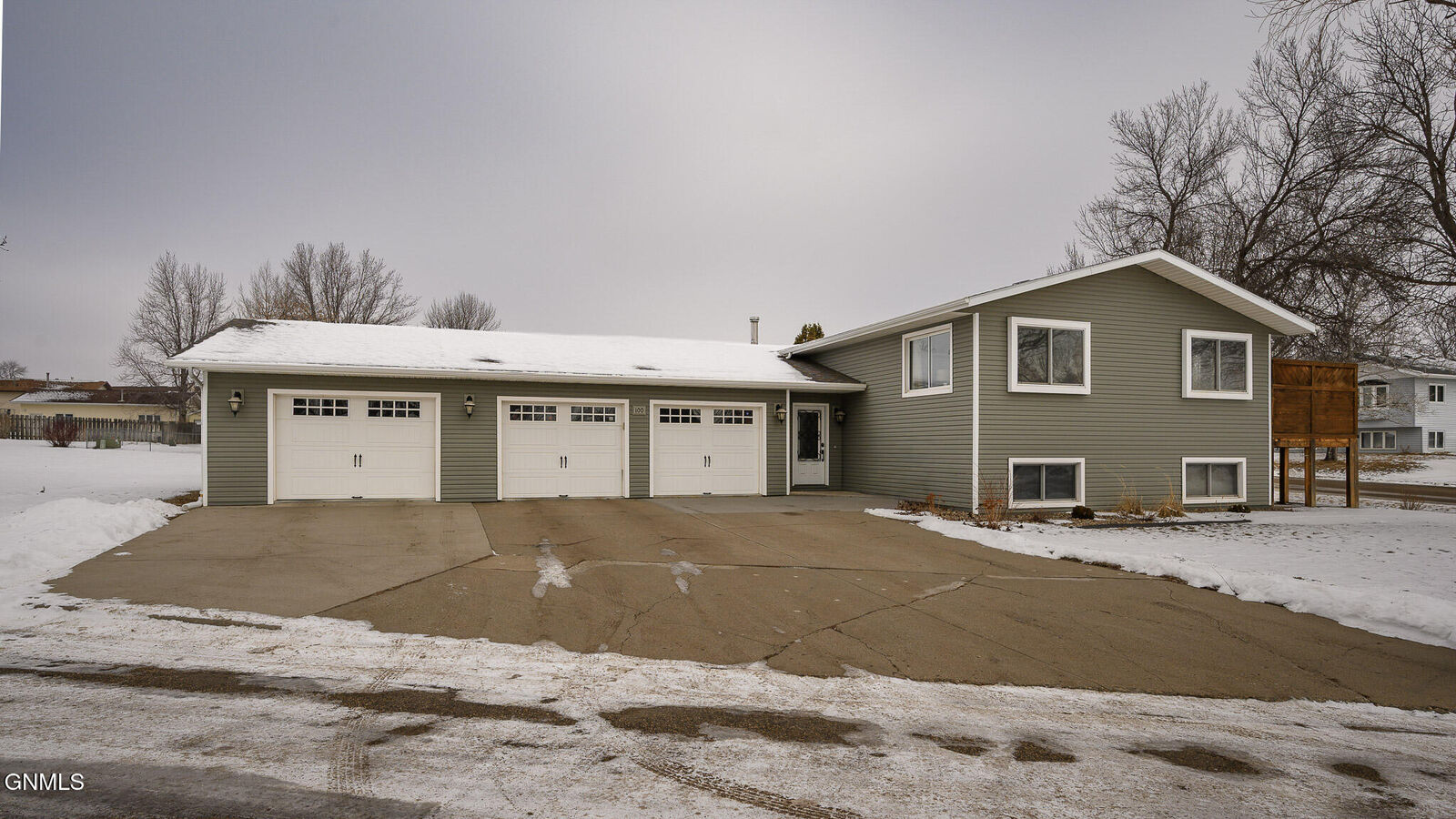 Property Photo: 100 11th Street NW ND 58523