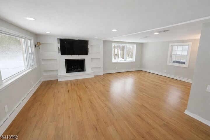 Property Photo: 5 Linabury Ln NJ 07930