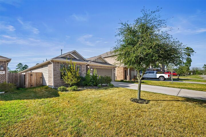 Property Photo: 334 Linedale Avenue TX 77354