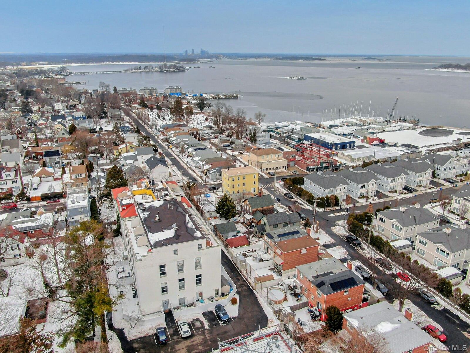 Property Photo:  190 Fordham Street 12  NY 10464 