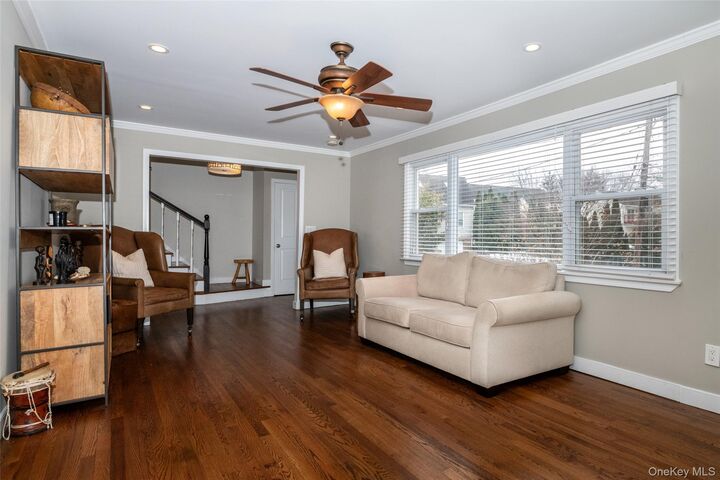 Property Photo:  29 Oakdale Avenue  NY 10801 