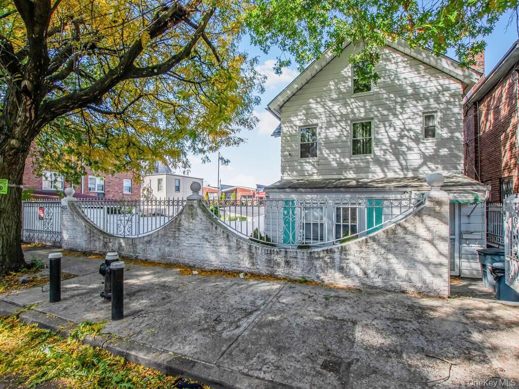 Property Photo: 4613 Carpenter Avenue NY 10470