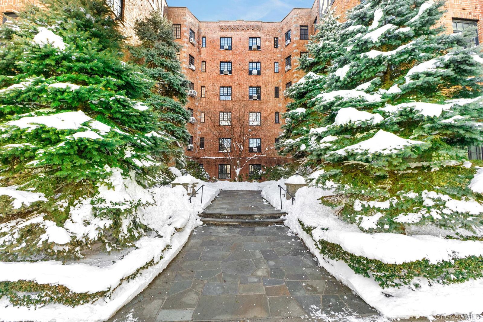 Property Photo:  45 Pondfield Road W 6E  NY 10708 