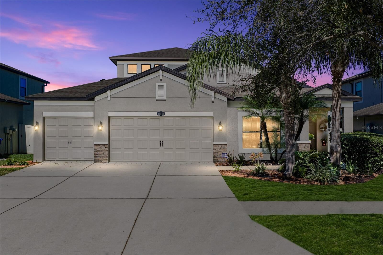 Property Photo:  11510 Sand Stone Rock Drive  FL 33569 