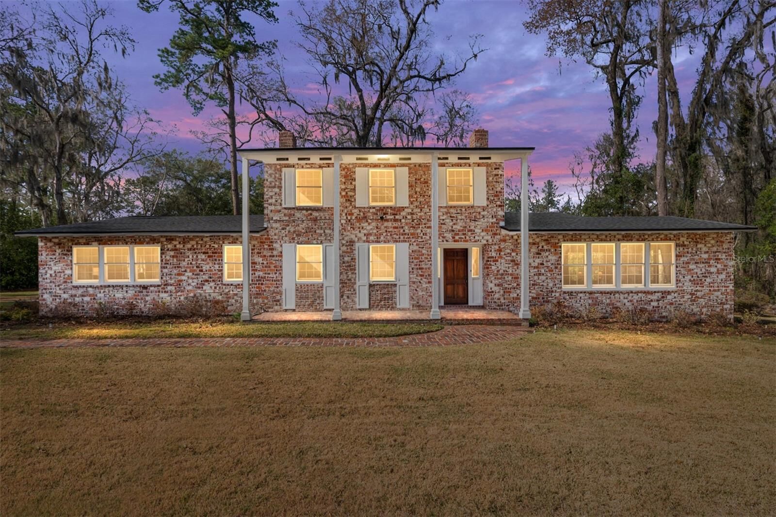 Property Photo:  1801 NW 30th Terrace  FL 32605 