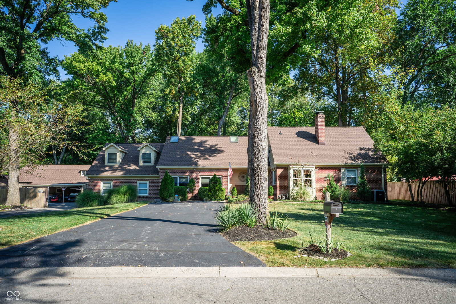 Property Photo: 2360 W 65th Street IN 46260