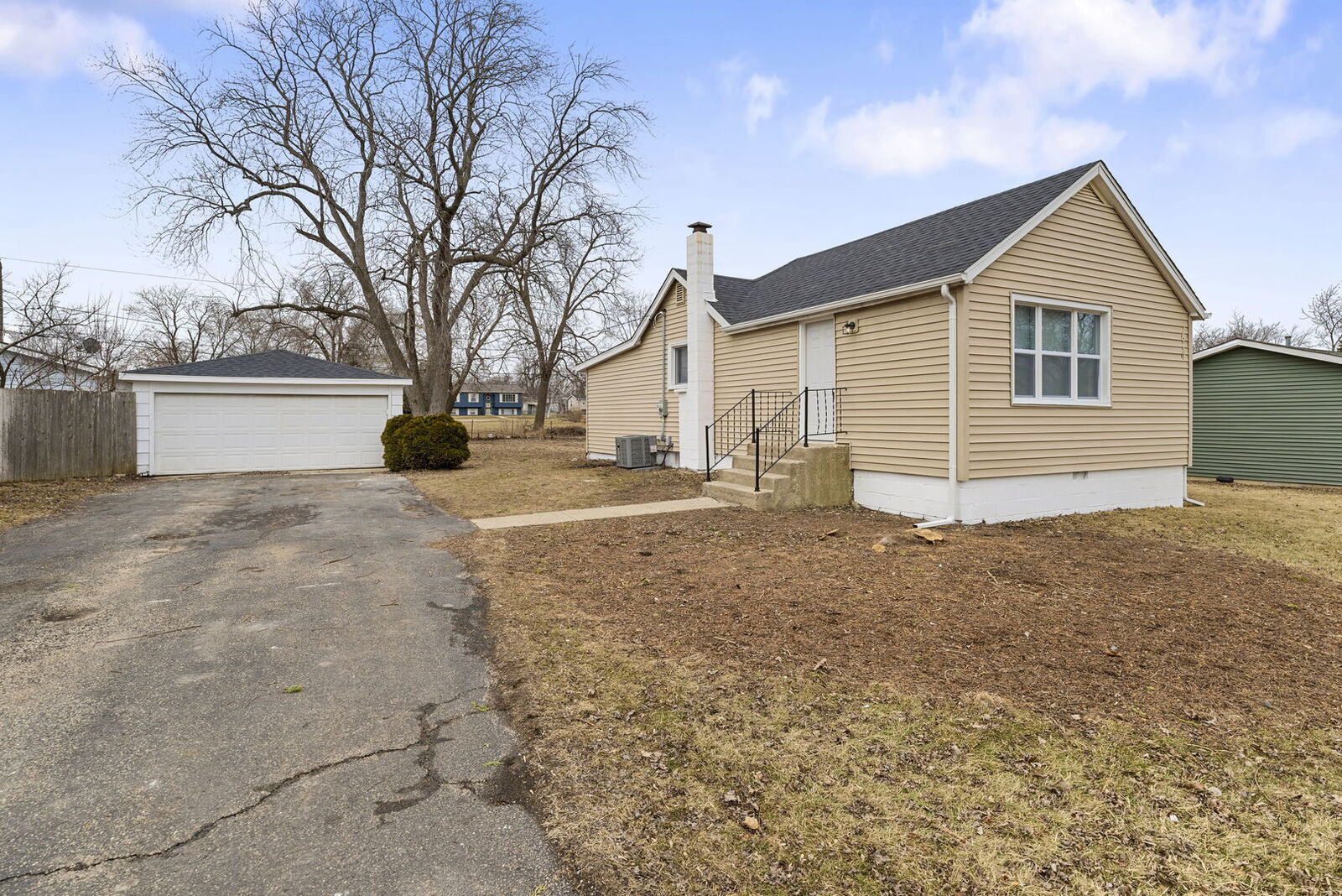 Property Photo: 1816 Hebron Avenue IL 60099
