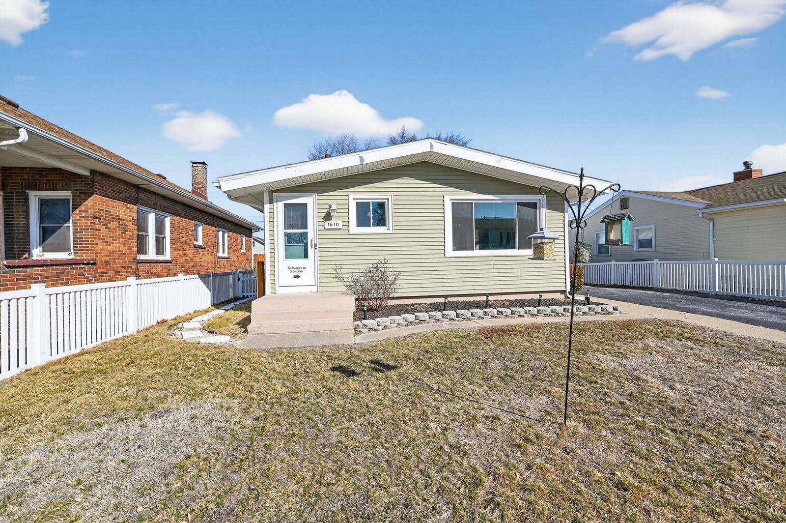 Property Photo:  1610 Huron Street  IL 61350 