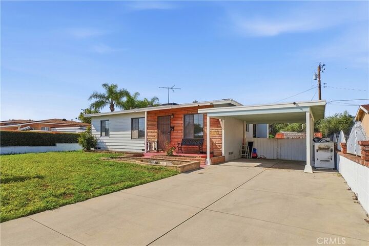 Property Photo:  5045 La Sena  CA 91706 