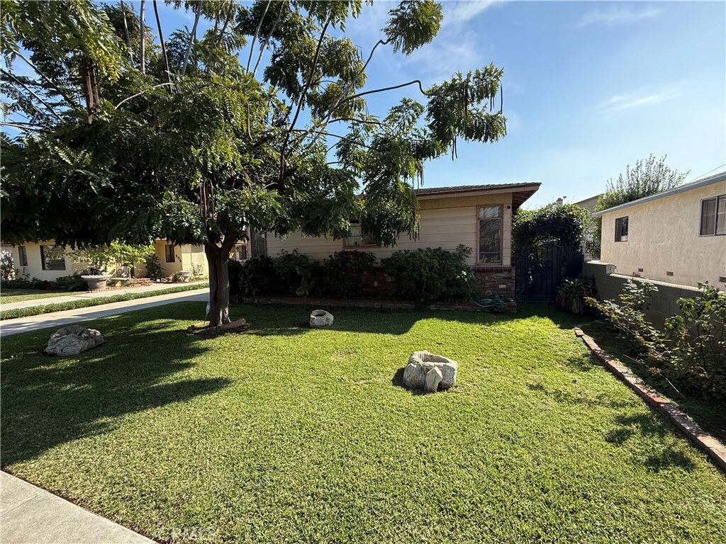 Property Photo:  900 E Mabel Avenue  CA 91755 