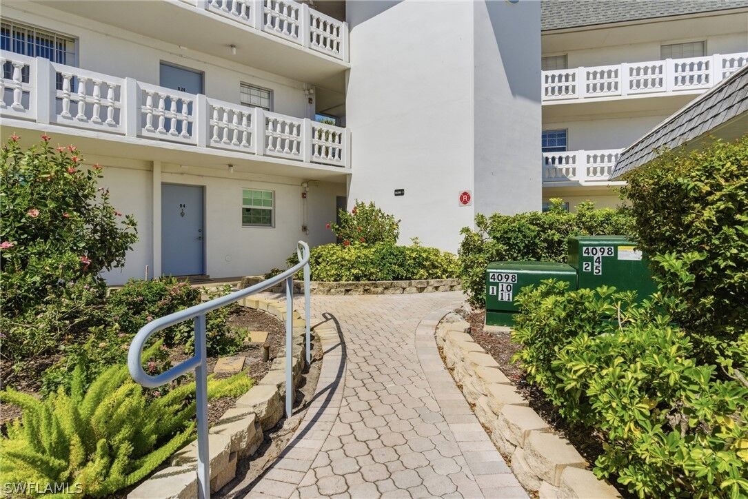 Property Photo: 315 Saint Andrews Boulevard D5 FL 34113