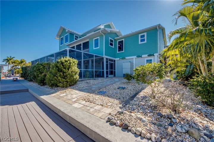 Property Photo:  2702 Bruce Street  FL 33993 