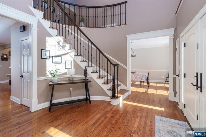 Property Photo:  11 Clearwater Drive  NJ 07405 