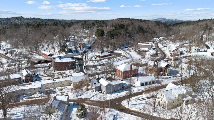 Property Photo:  10 Whiting Hill Road  NH 03086 