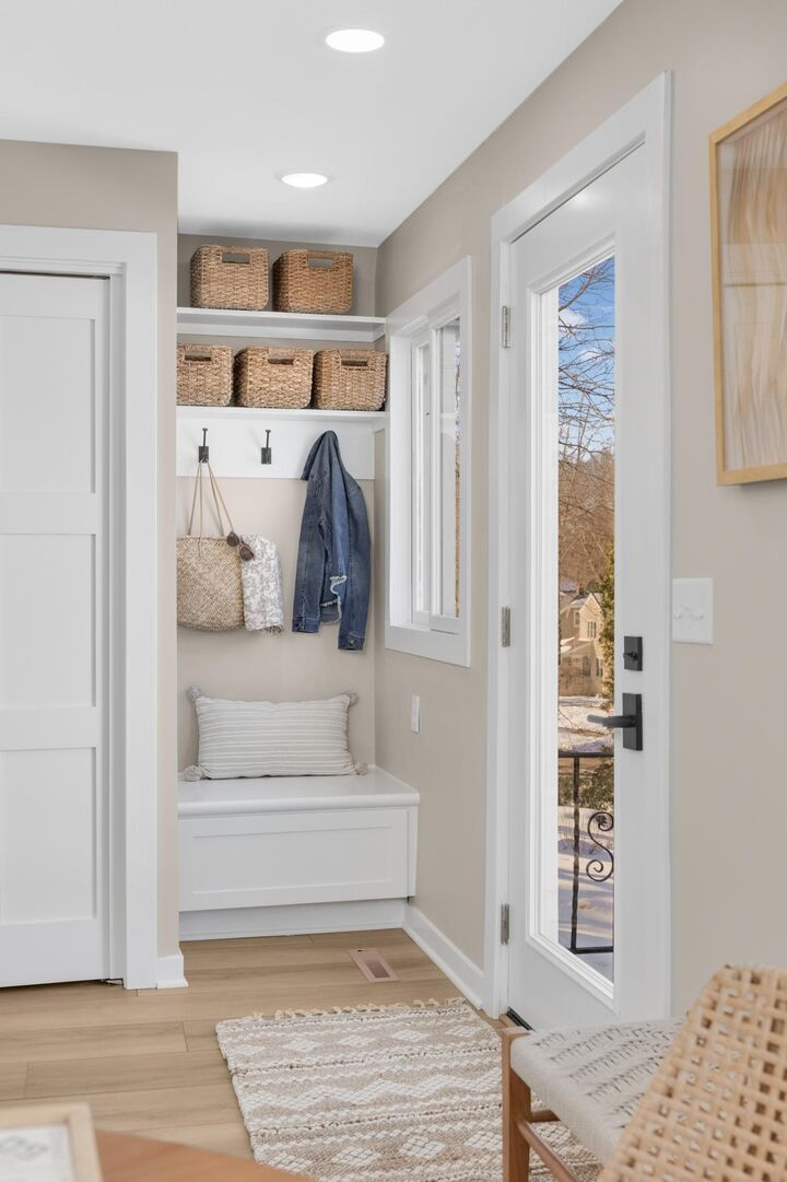 Property Photo: 870 Lakeview Avenue MN 55117