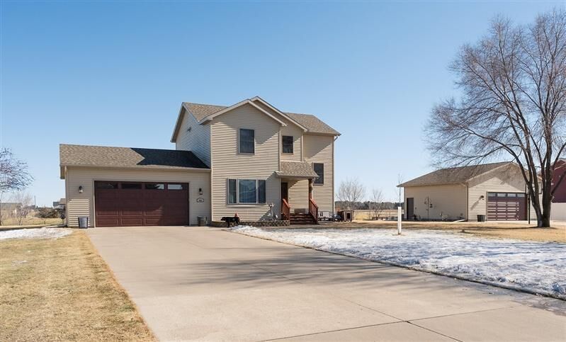 Property Photo:  804 11th Avenue SW  MN 56367 