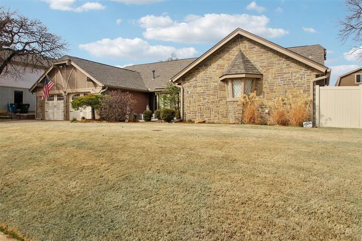 Property Photo: 9111 Oak Hollow Drive OK 73110