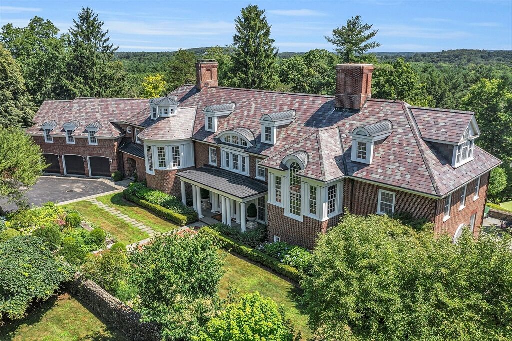 Property Photo: 29 Willard Cmn MA 01742