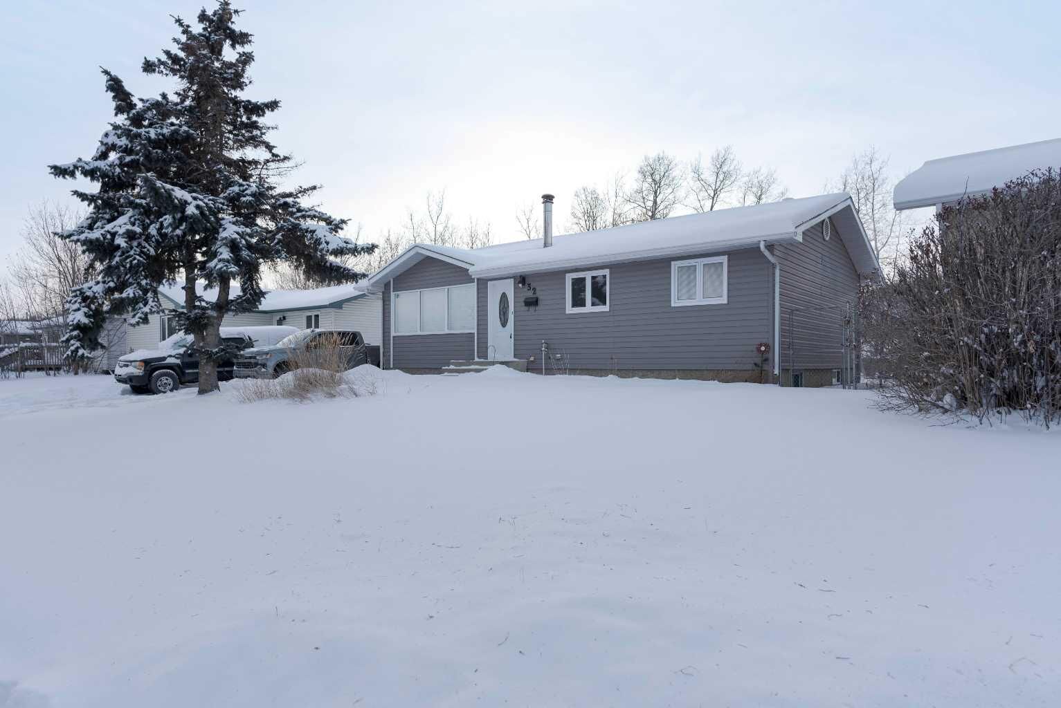 Property Photo:  32 Moberly Crescent  AB T9H 1G9 