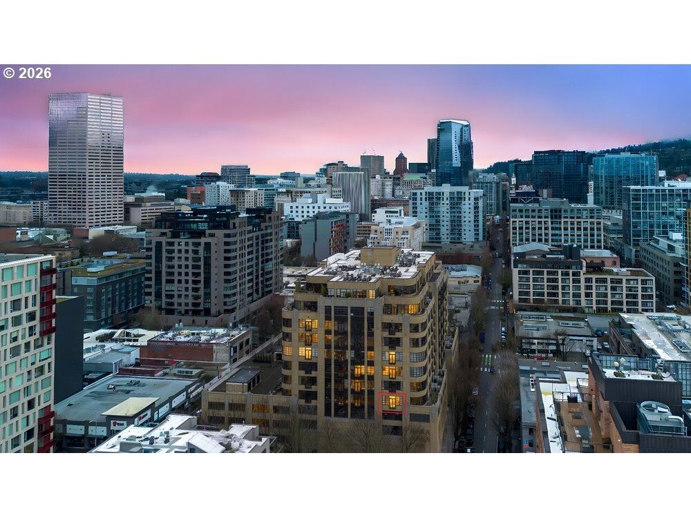 Property Photo:  420 NW 11th Ave 506  OR 97209 