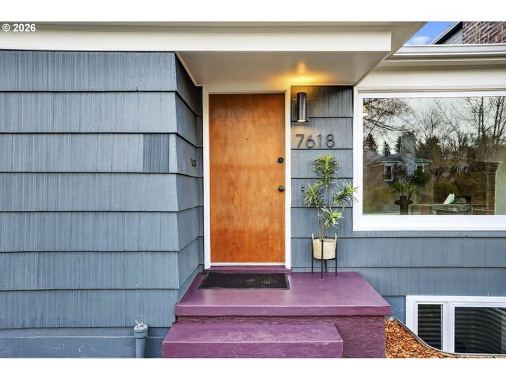 Property Photo:  7618 SE Clay St  OR 97215 