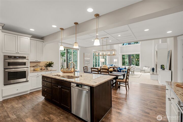 Property Photo: 7248 115th Place SE WA 98056