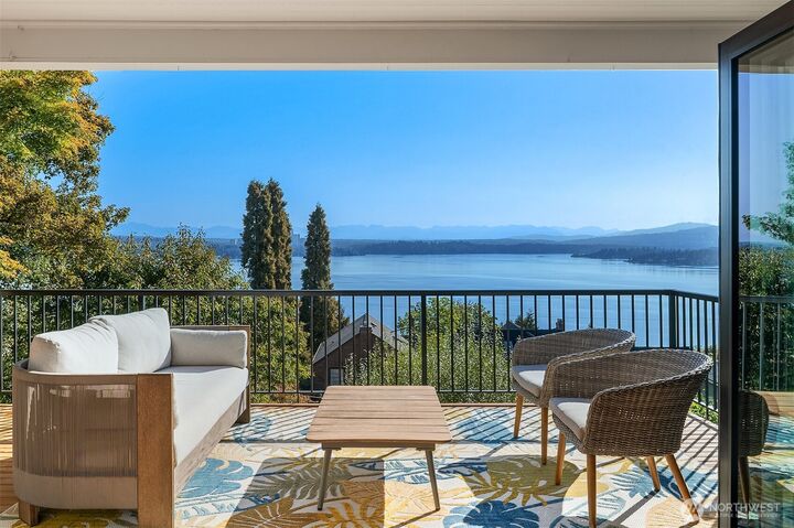 Property Photo:  632  35th Avenue  WA 98122 