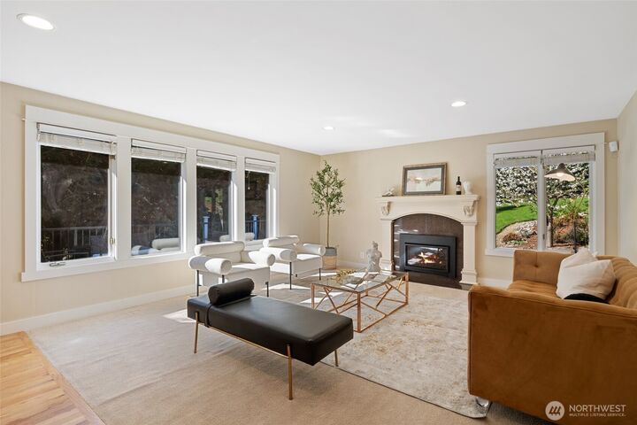 Property Photo:  413  213th Place SE  WA 98074 