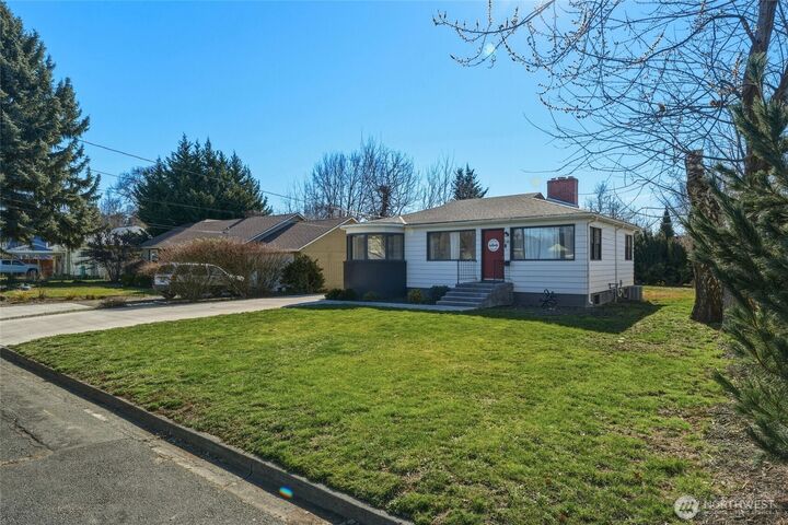 Property Photo: 516 Liberty Street WA 99362