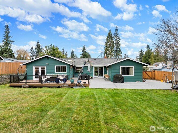 Property Photo: 4907 184th Place SW WA 98037