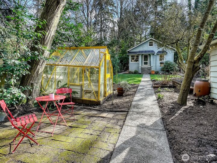 Property Photo: 2337 NE 86th Street WA 98115