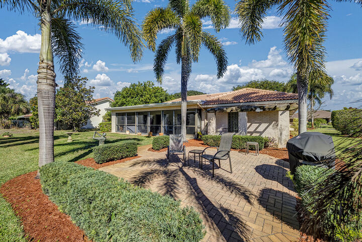 Property Photo: 5362 Piping Rock Drive FL 33437