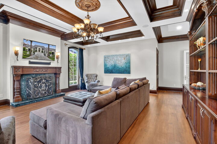 Property Photo:  377 E Coconut Palm Road  FL 33432 