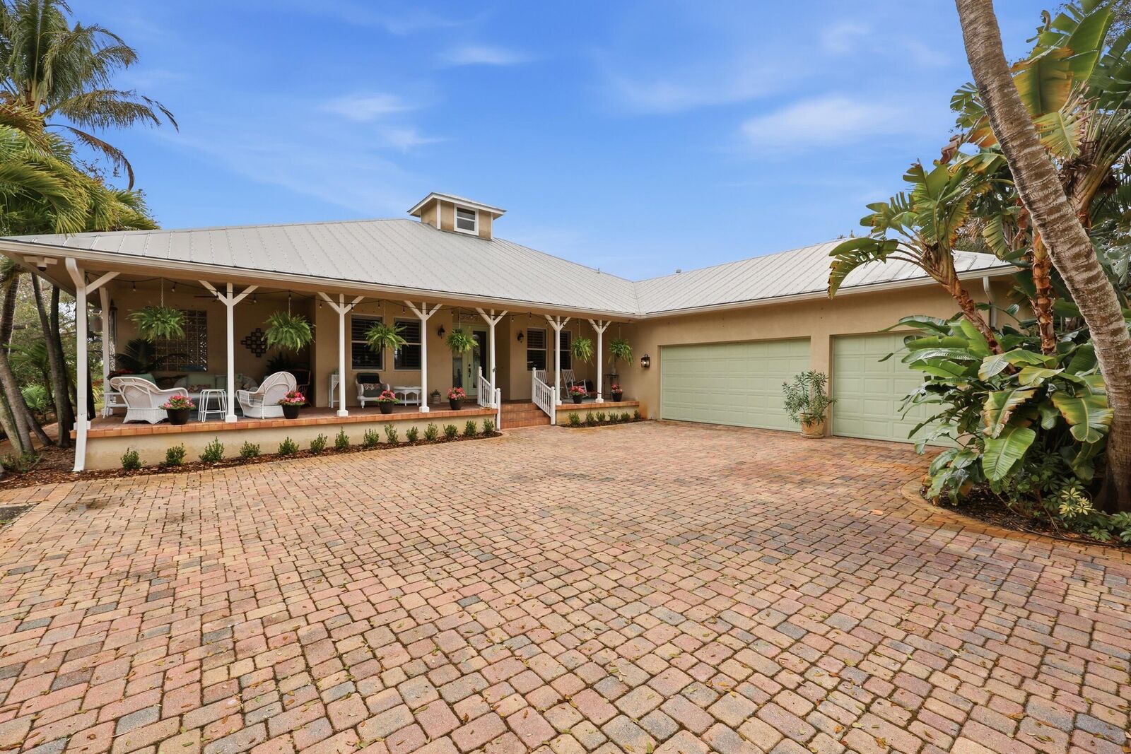 Property Photo:  2412 SE Saint Lucie Boulevard  FL 34996 