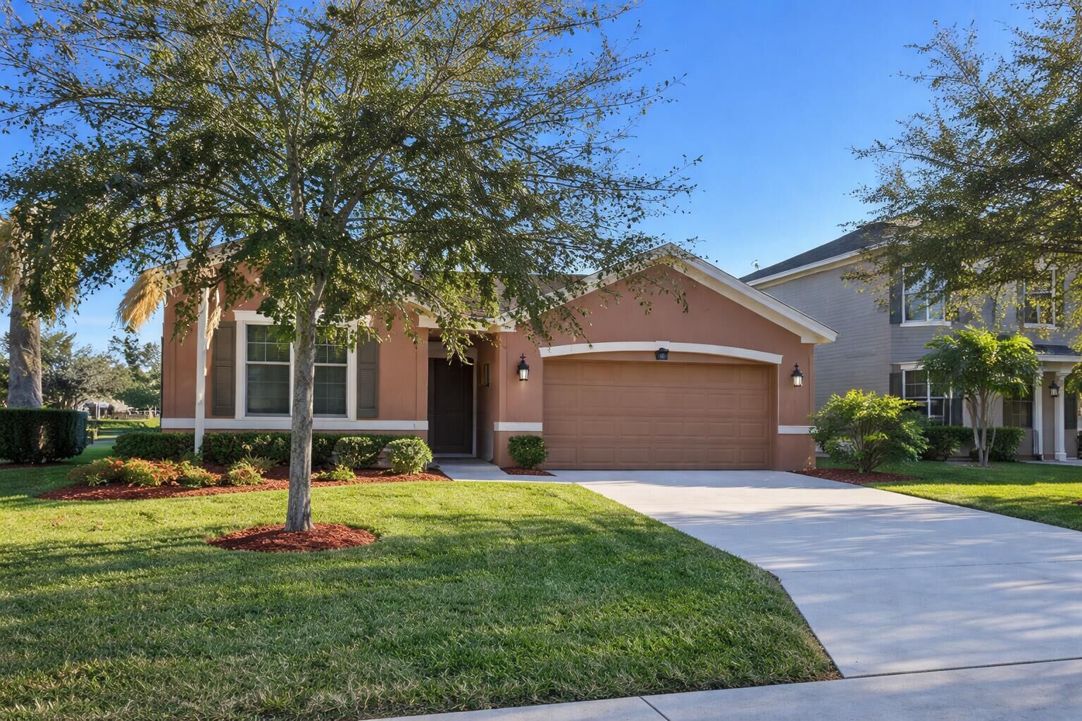 Property Photo:  1586 Lexington Square SW  FL 32962 