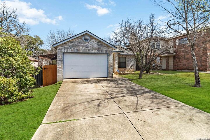 Property Photo: 7467 Bluestone TX 78249