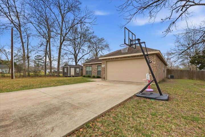 Property Photo: 360 Guedry TX 77659-9999