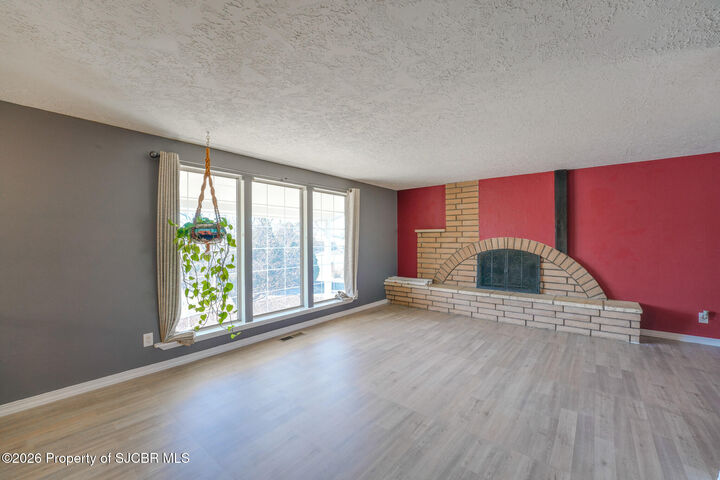 Property Photo:  5604 Villa View Drive  NM 87402 