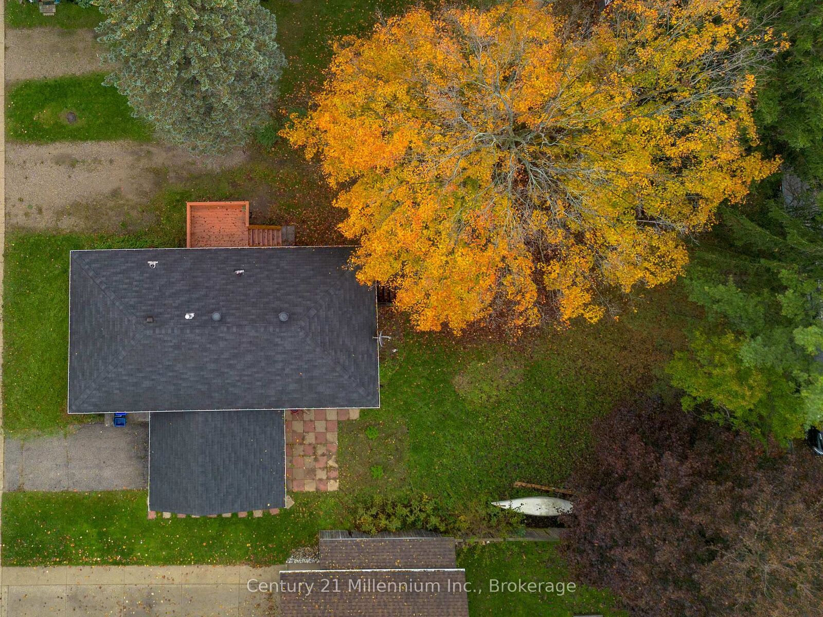 Property Photo: 698 Gustavus Street ON N0H 2C0