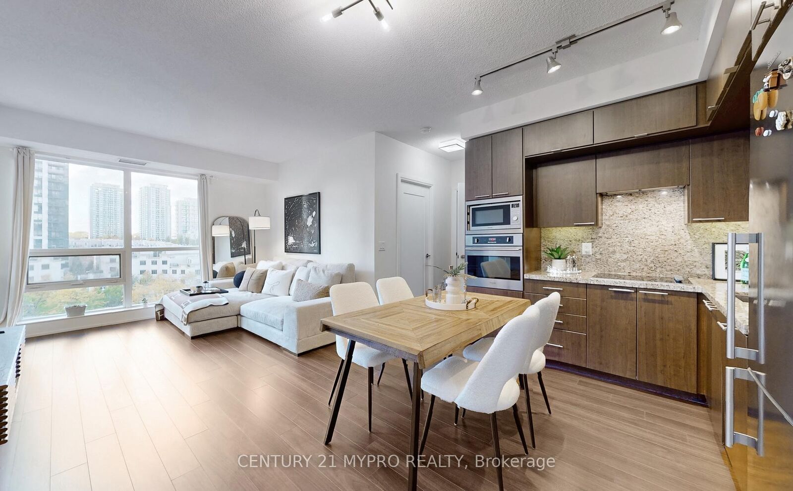 Property Photo: 120 Harrison Garden Boulevard 633 ON M2N 0H1