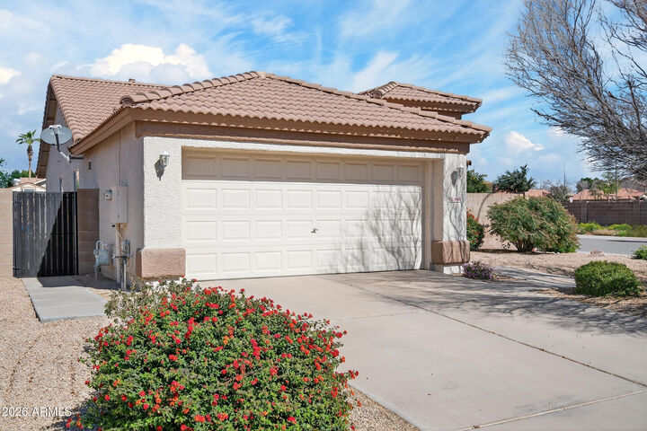 Property Photo:  1948 E Carla Vista Drive  AZ 85225 
