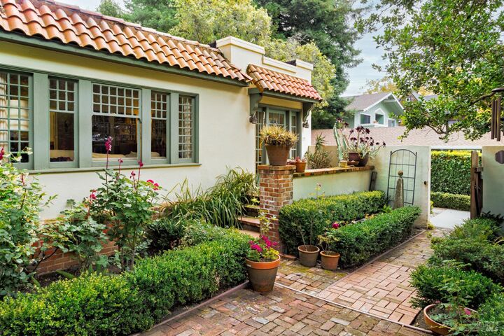 Property Photo:  177 Miller Avenue  CA 94941 