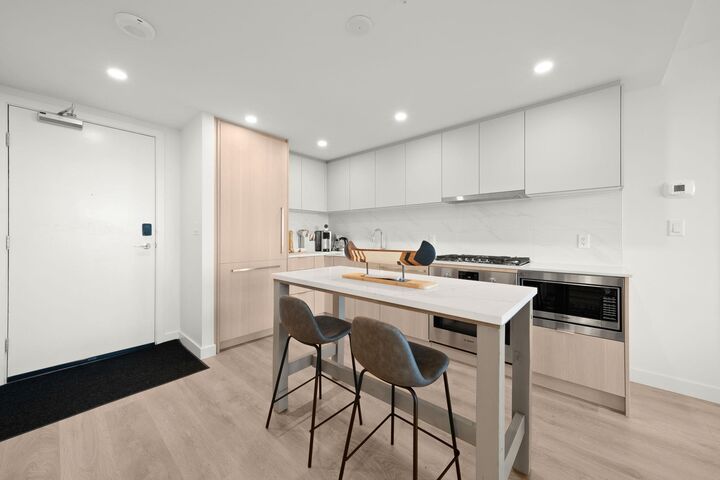 Property Photo:  318 Alderson Avenue 2608  BC V3K 0J1 