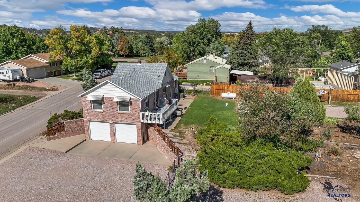 Property Photo: 537 S 16th St SD 57747