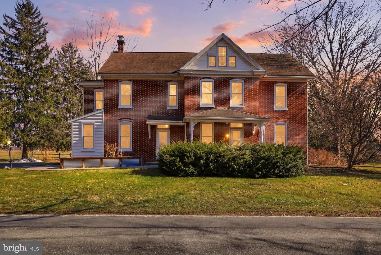 Property Photo:  1545 Lititz Road  PA 17545 